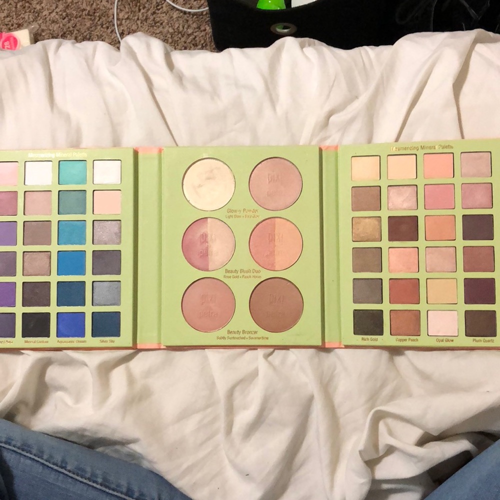 makeup - Picture 5 of 5